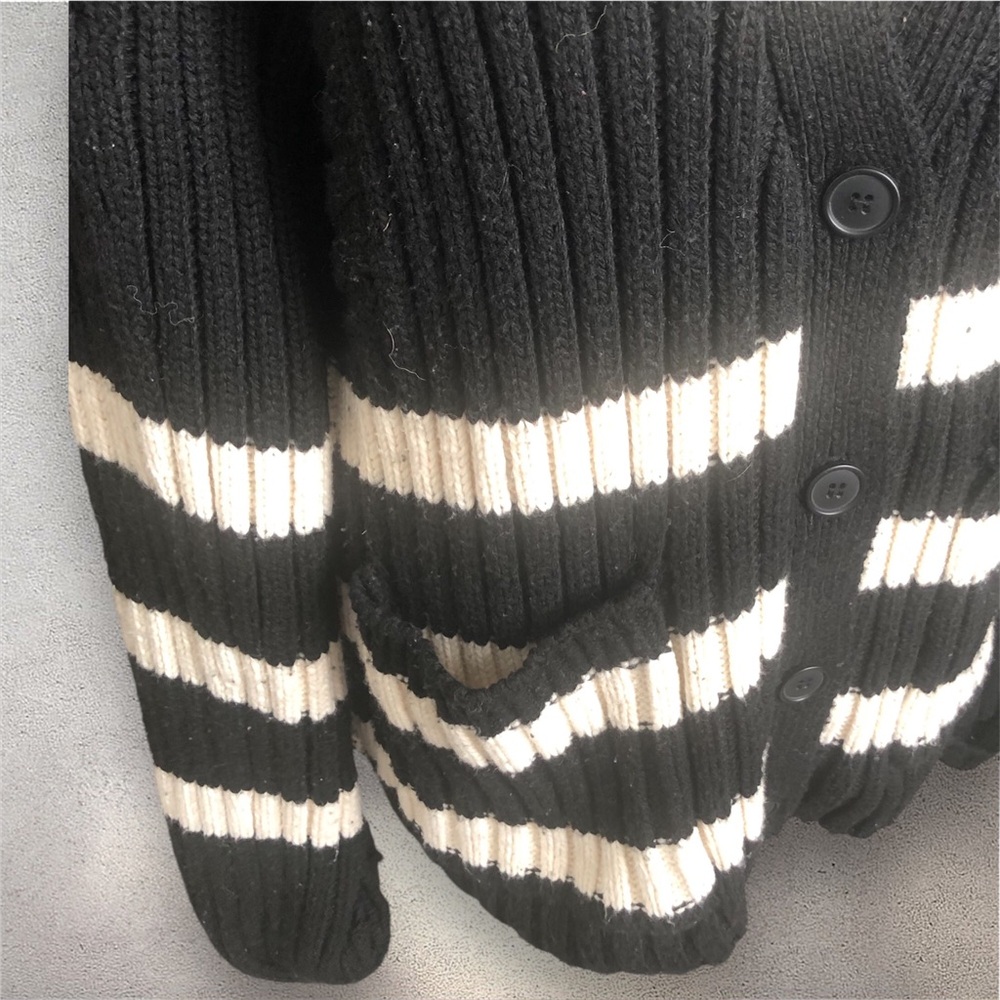 ▪️Zara v neck striped cardigan▪️ - Picture 4 of 9